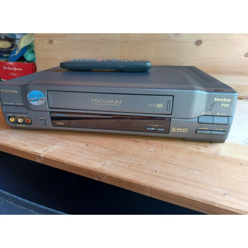 VHS Videorecorder Toshiba V727G HiFi Stereo mit Fernbedienung